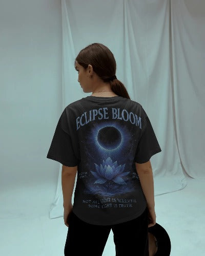 ECLIPSE BLOOM OVERSIZED T-SHIRT